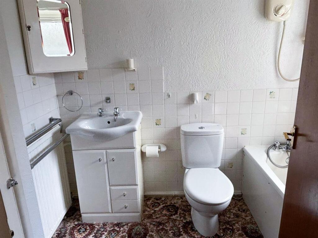 Two Bed Bungalow in Sutton-in-Craven (13).jpeg