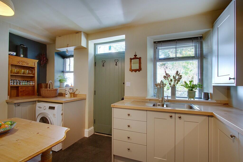 Dining kitchen