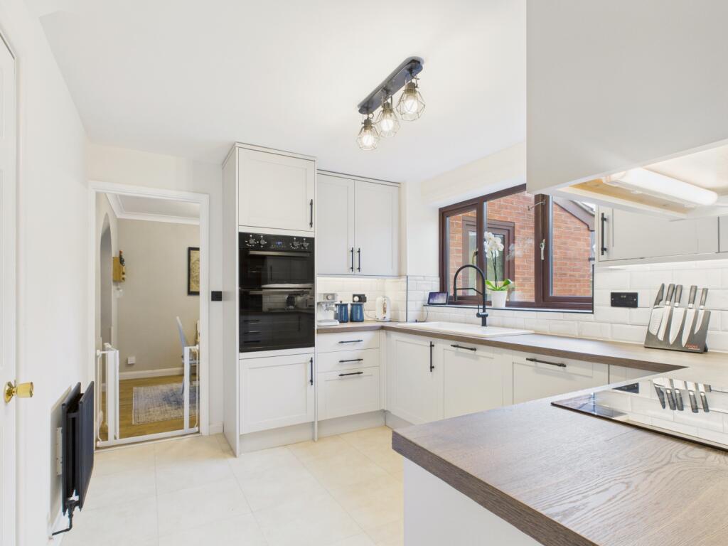 CAM05532G0-PR0009-STILL026