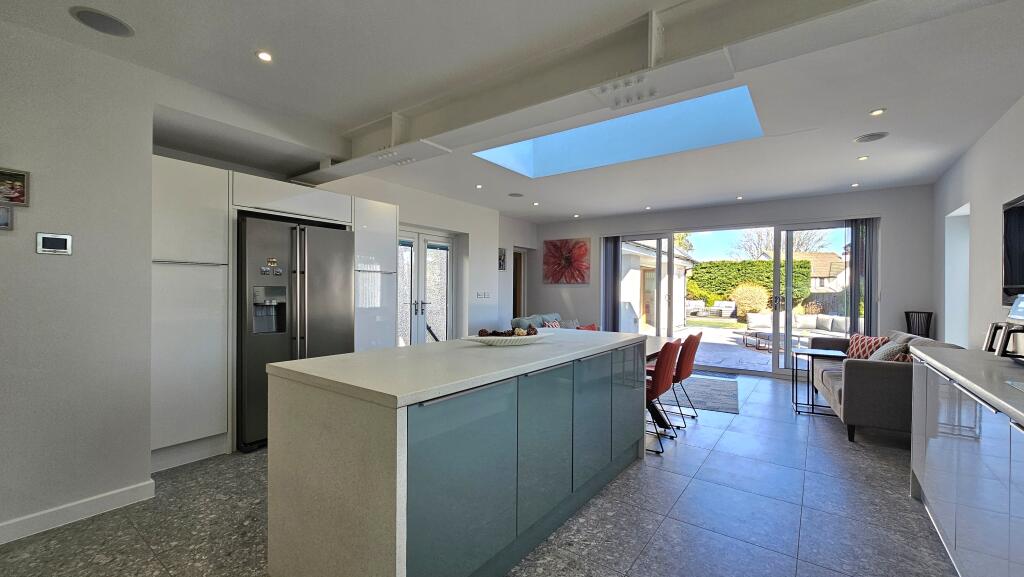 Kitchen / dining room / living area