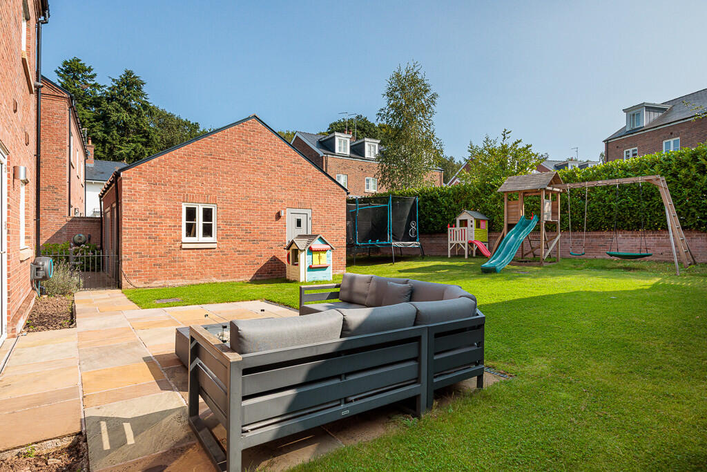 3_churchill_avenu...