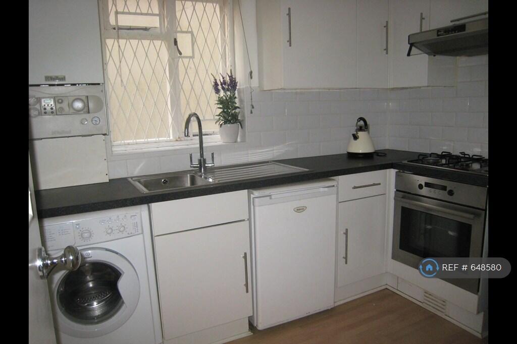Kitchen (New Sash Windows Since This Pic)
