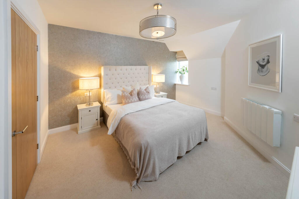 Hawkesbury Place, Stow-on-the-Wold - Typical Bedroom 