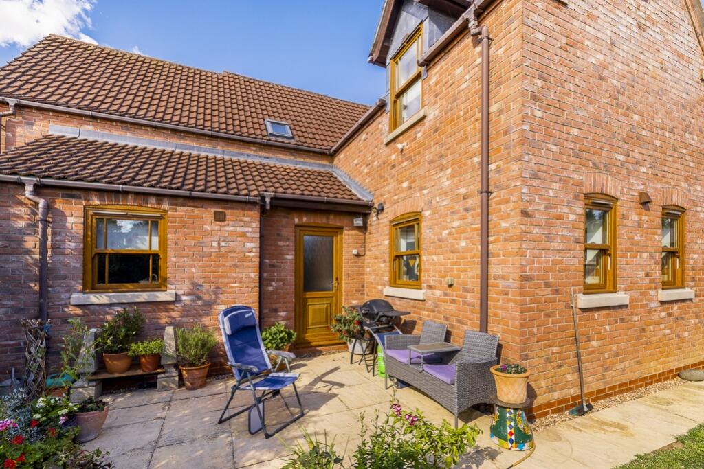 6 Abbey Gardens (Swineshead)-13