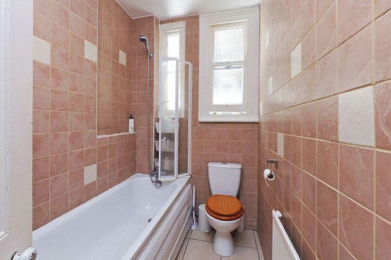 Albert Bridge Road, Battersea - SW11