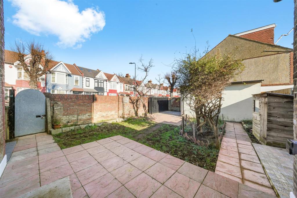 16 Westbury Avenue - xeaDehsrdw0woXO5BAbe.jpg