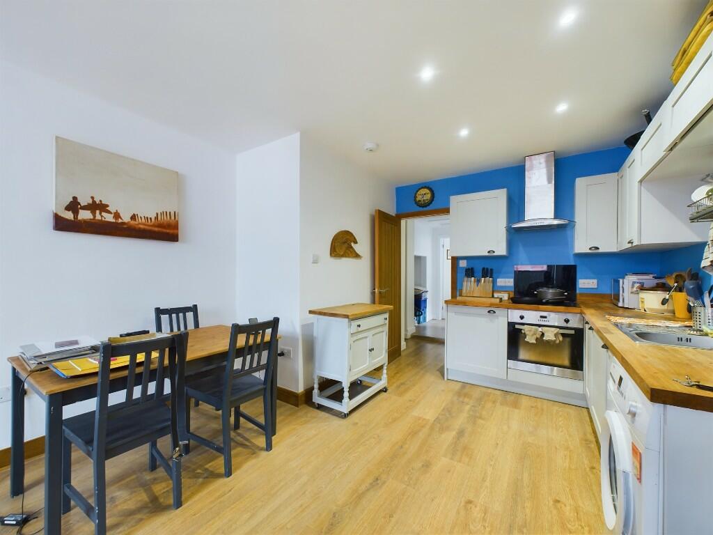 Kitchen / dining