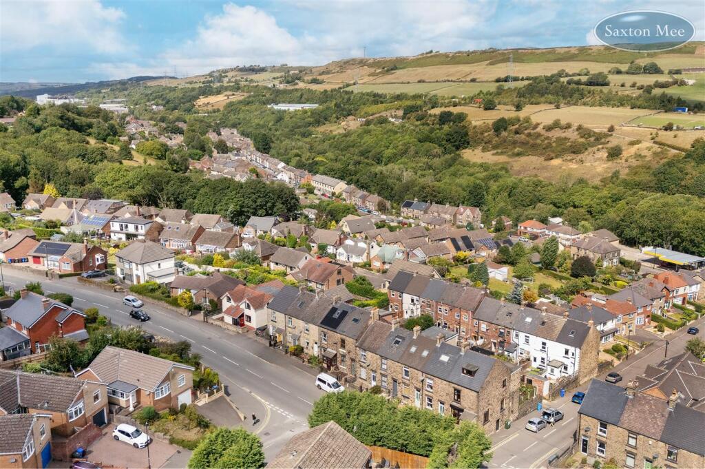 carr rd - front dr.jpg