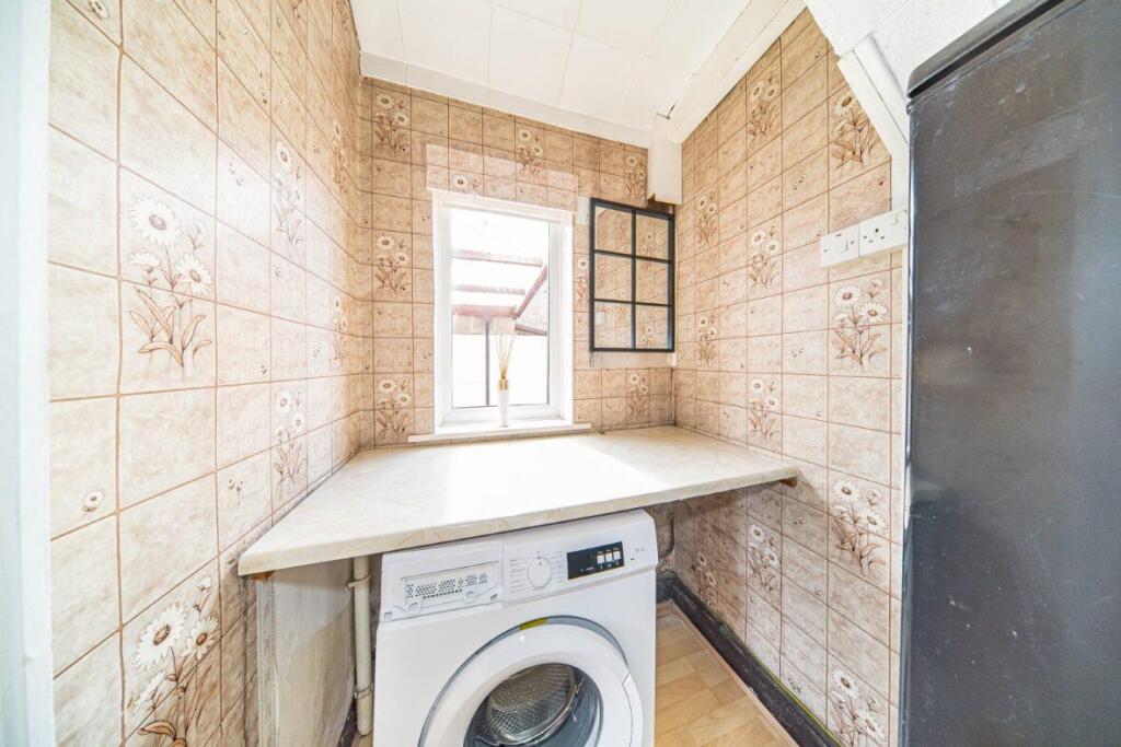 39 Sundale Ave utility area.jpg