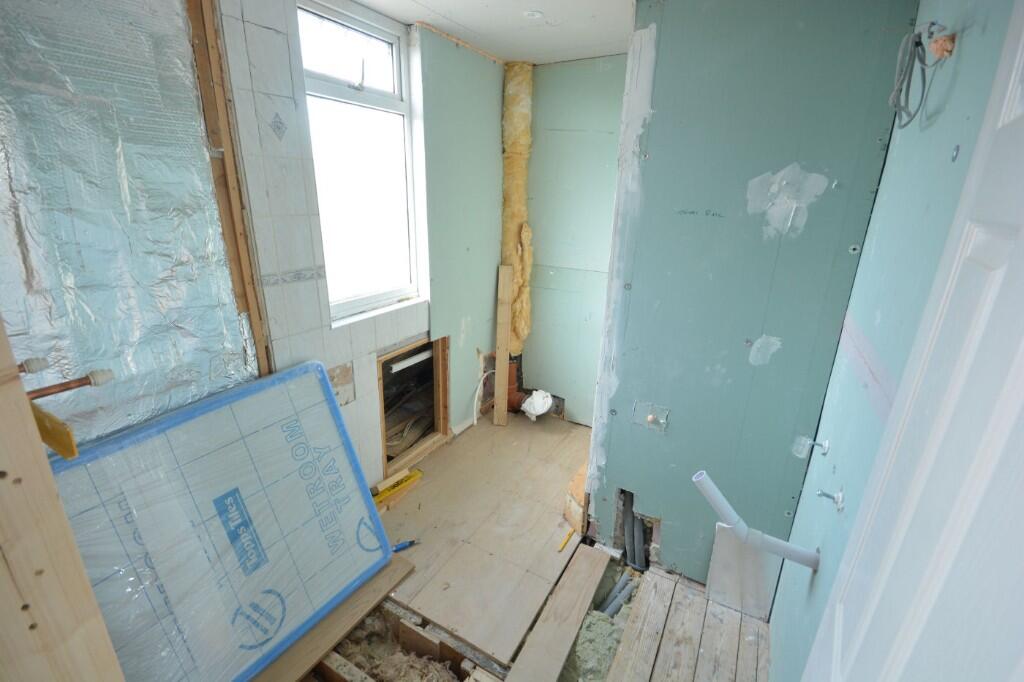 EN SUITE (NOT FITTED