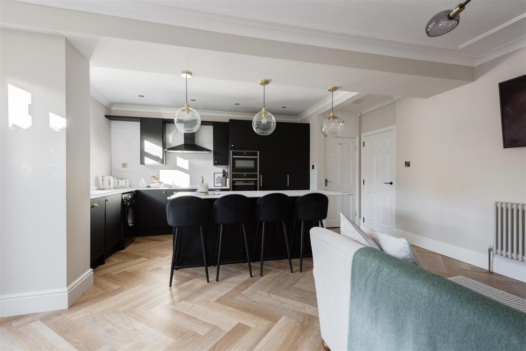 330MiddlewoodRoad(Interior)-9.jpg