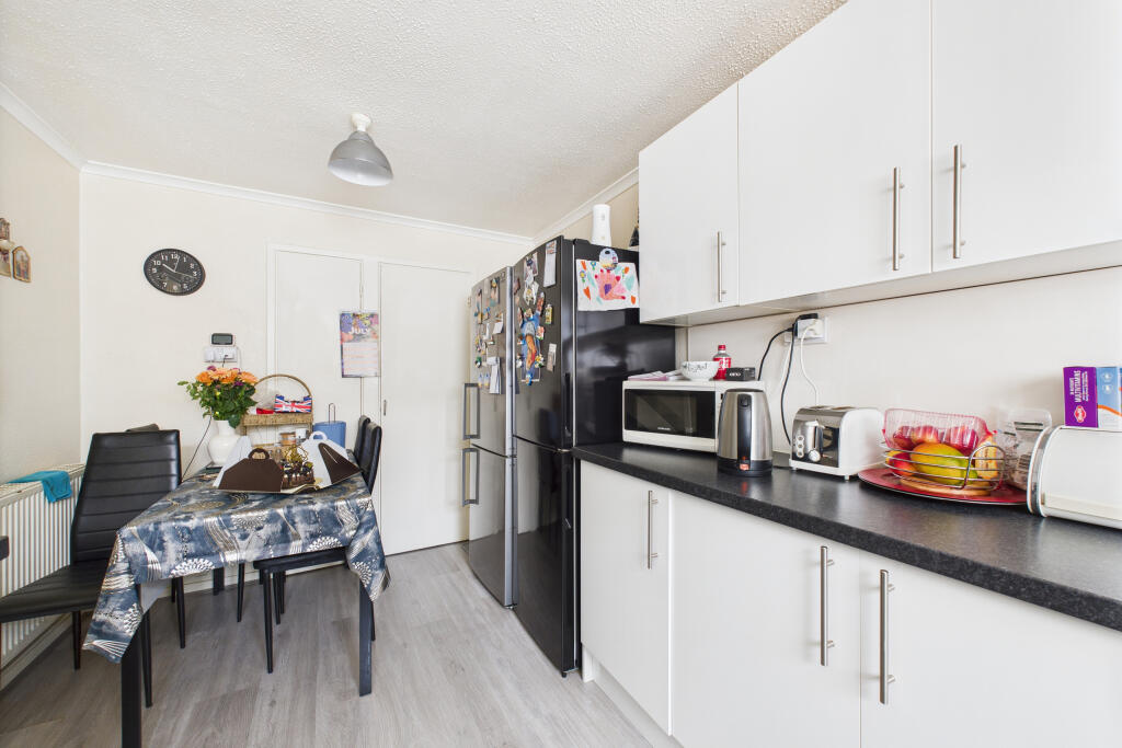 CAM05454G0-PR0033-STILL004