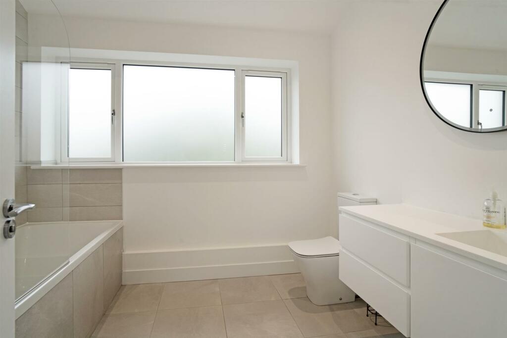 69519_3 Ashley Close, Charlton Kings - (18)_low.jp