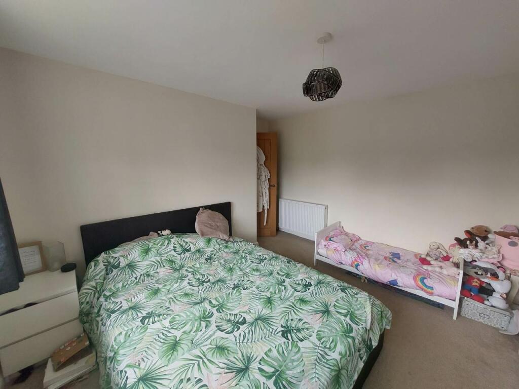Master Bedroom (1)