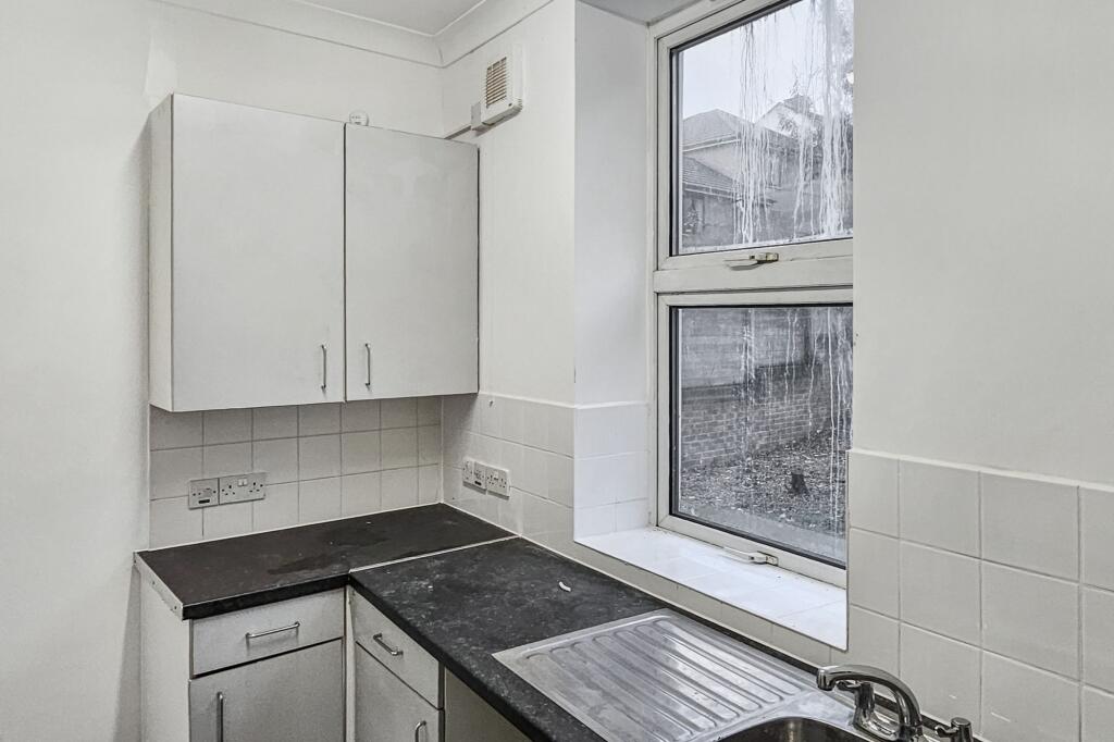97A Stanlake Road, Shepherd's Bush, London W12 7HQ