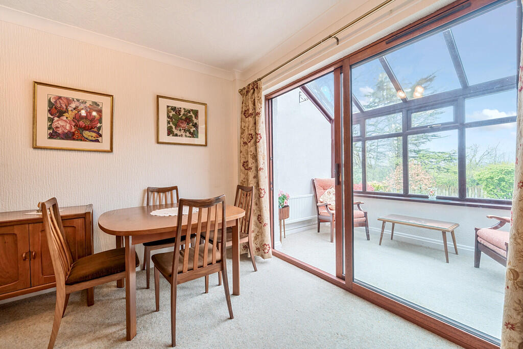 Living / Dining R...