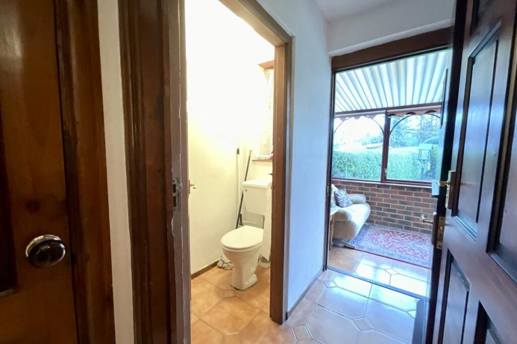 DOWNSTAIRS WC/LOBBY