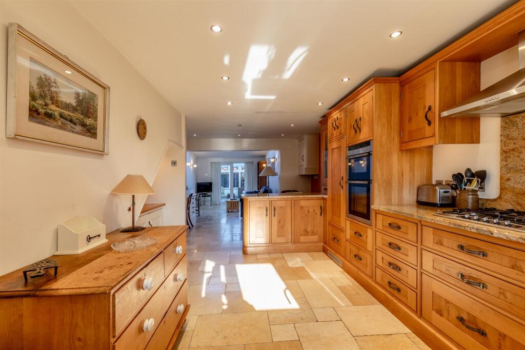 Brean Down Ave, Henleaze Kitchen 2.jpg