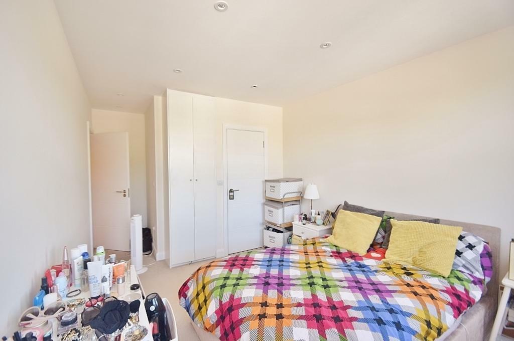 bedroom 4.jpg