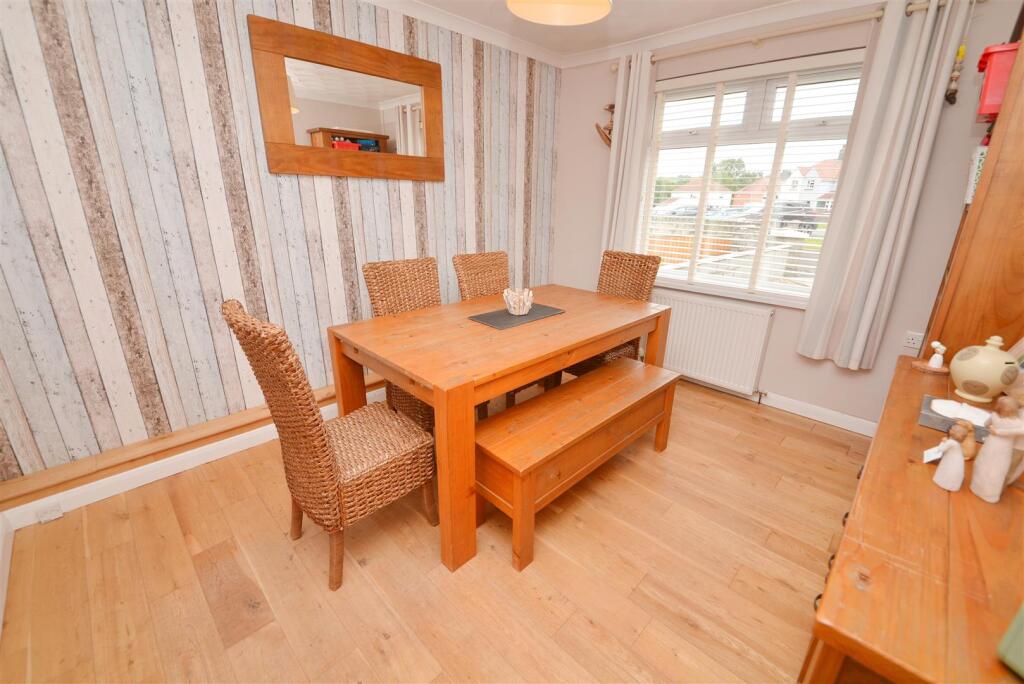 Dining Room/ Bedroom 4
