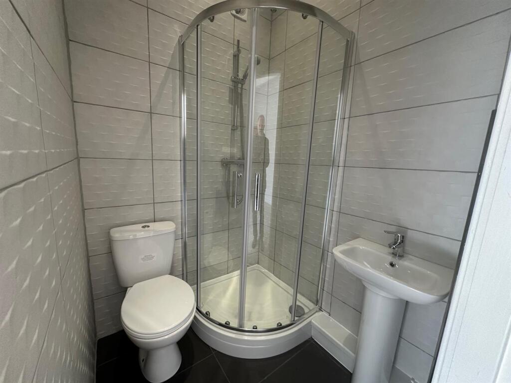 Shower room.jpg