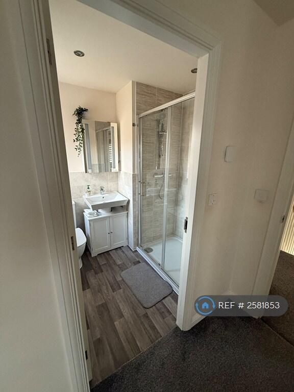 Master Ensuite