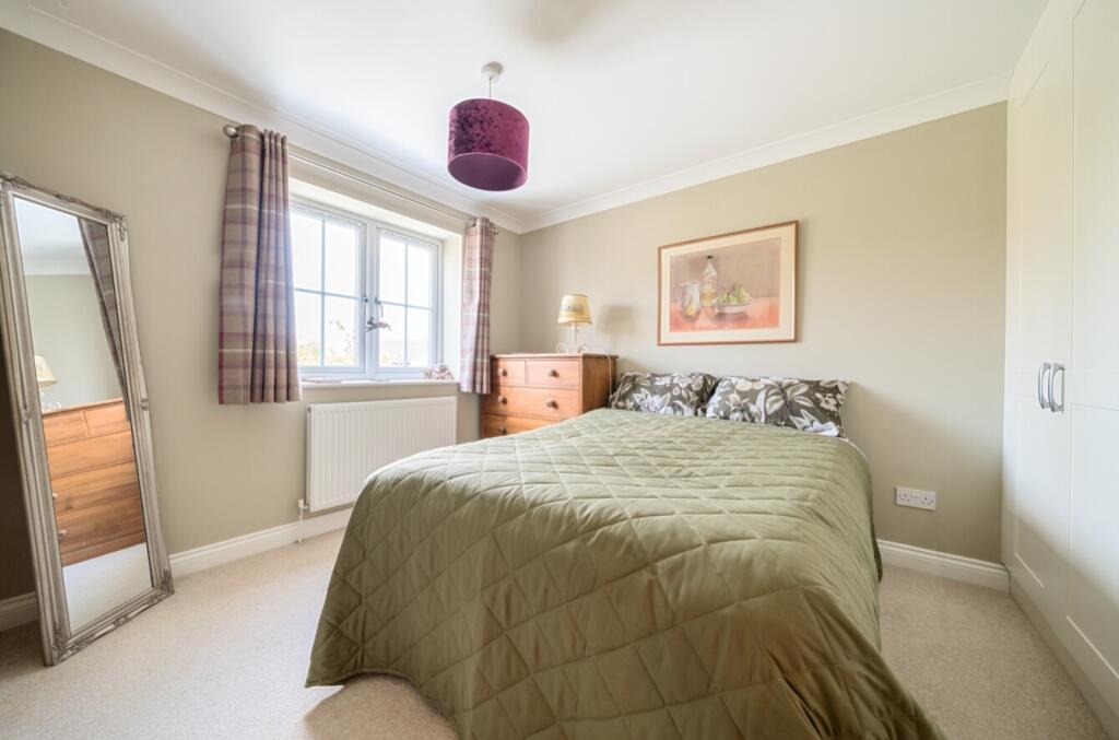 1303415-33-6842ca0f1d8ec-ARW