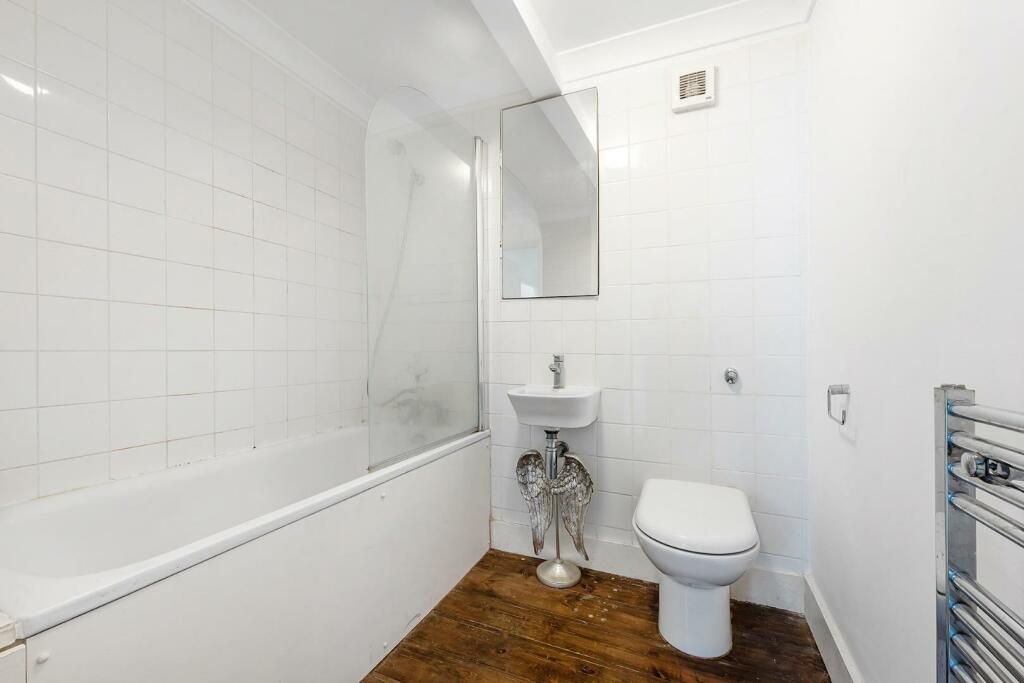 Bathroom.JPG