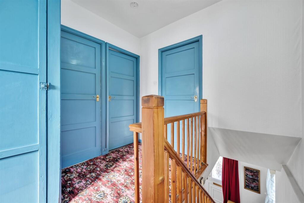 Saxton Mee 112 Moorhall 012.jpg