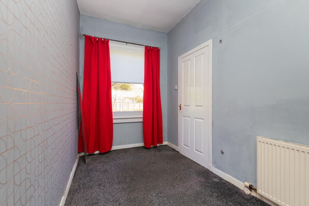 316 Gladsmuir rd Hillington Glasgow G52 2LQ L-22