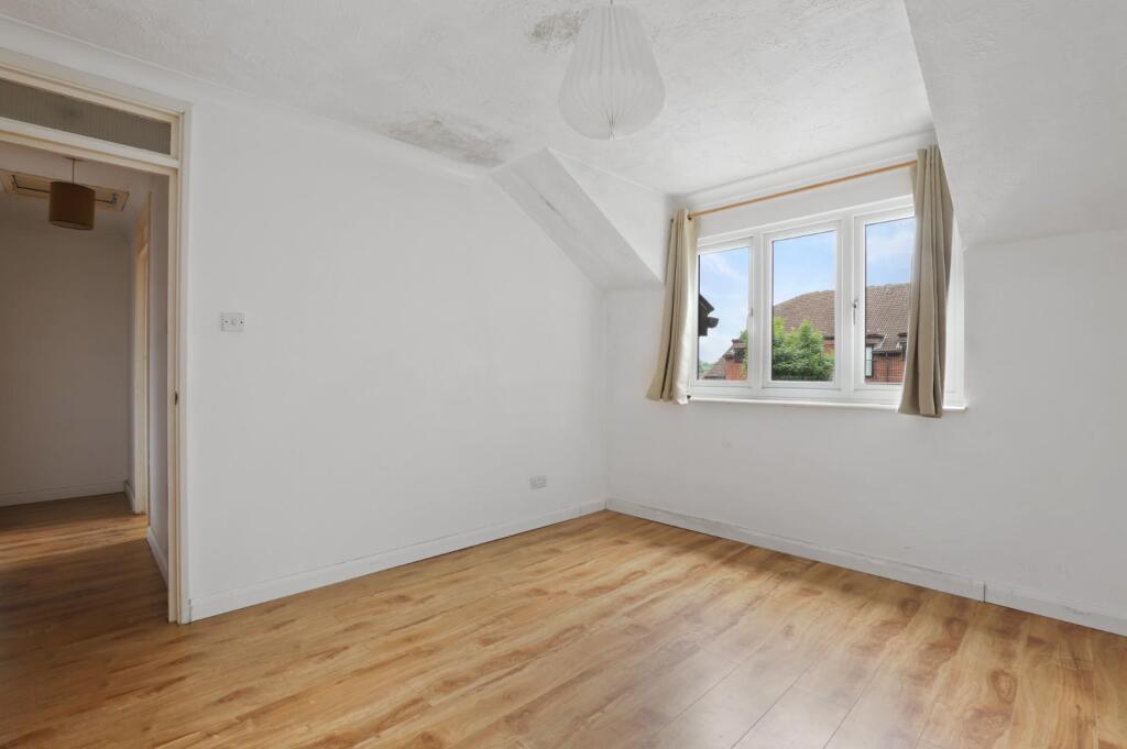 10-471fJHPropWpen - 31 Readman Court - 30 (1).JPG