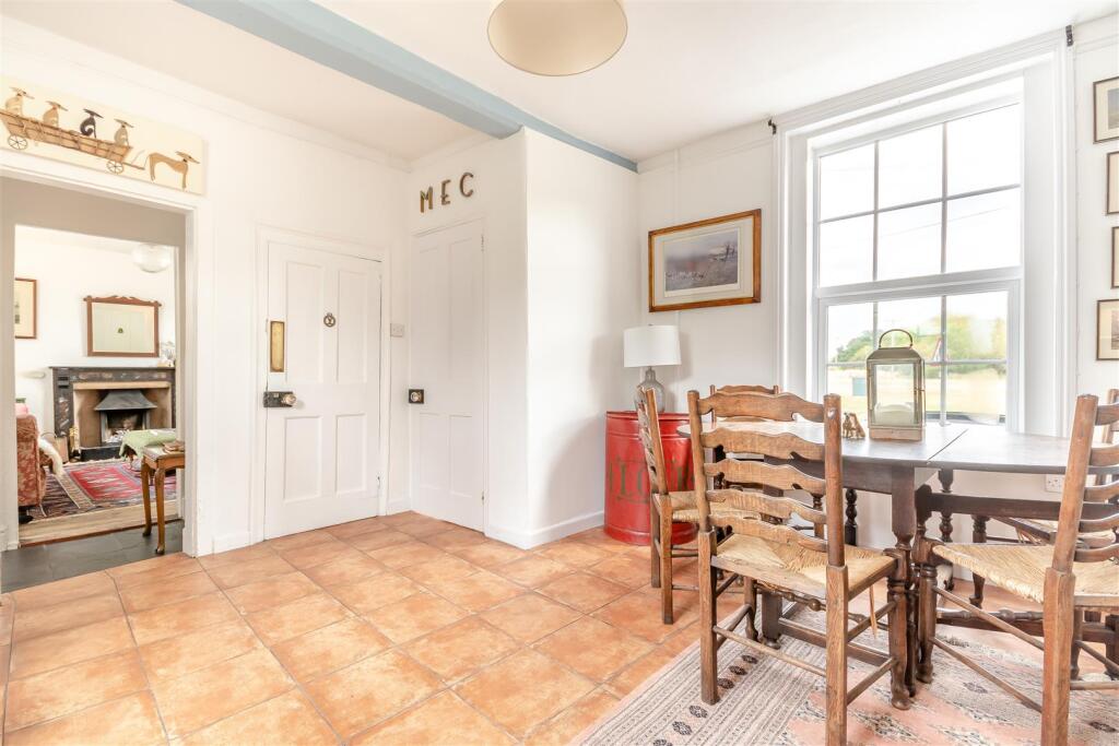 8656910-interior09.jpg