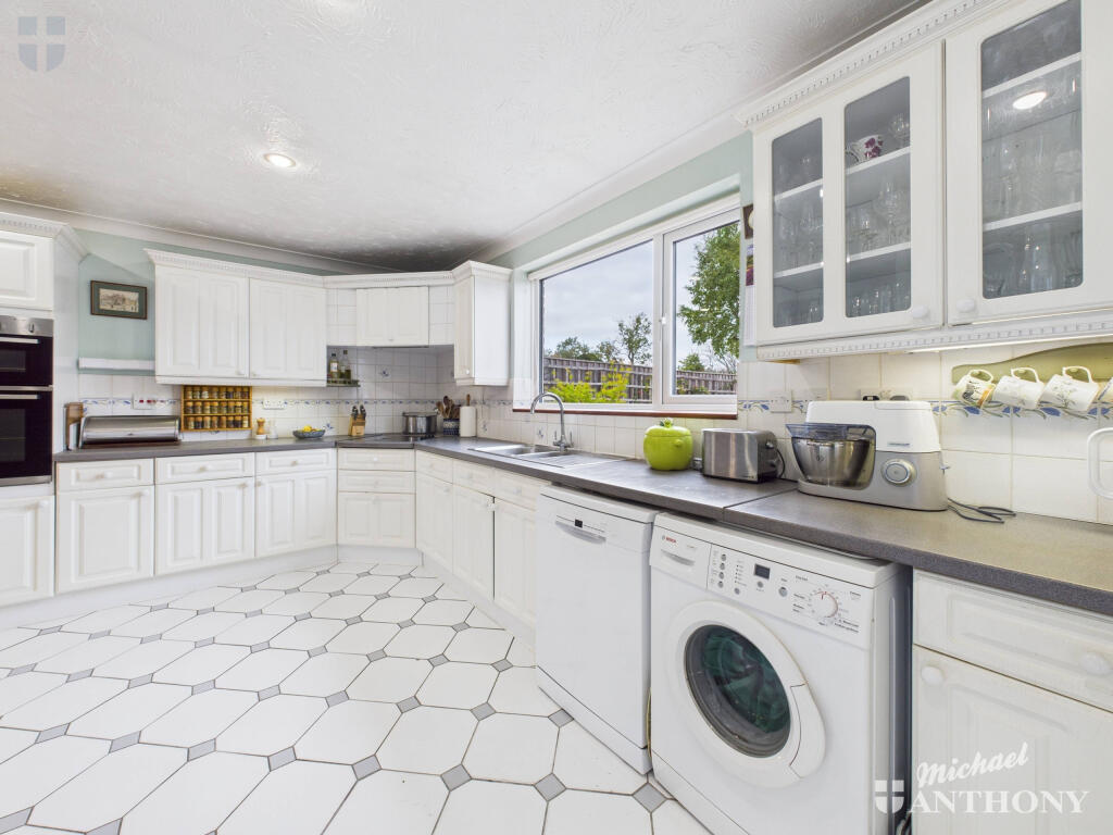 CAM03852G0-PR0396-STILL005