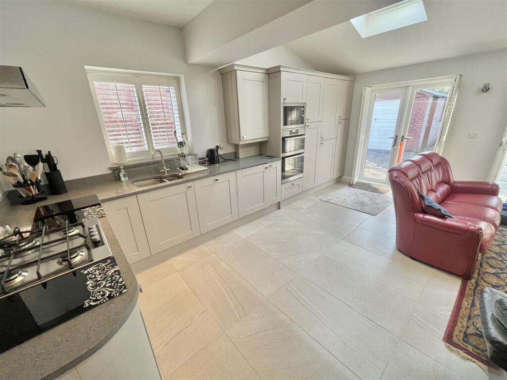 Open Plan Living Dining Kitchen Aspect 3