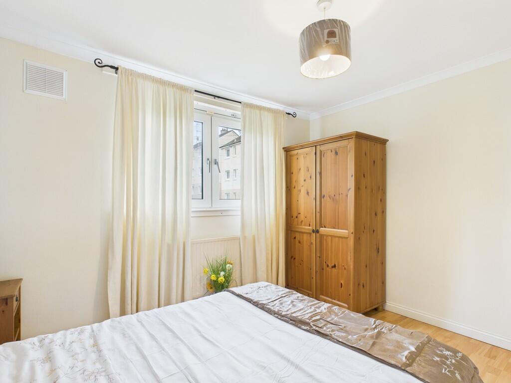 CAM05526G0-PR0037...