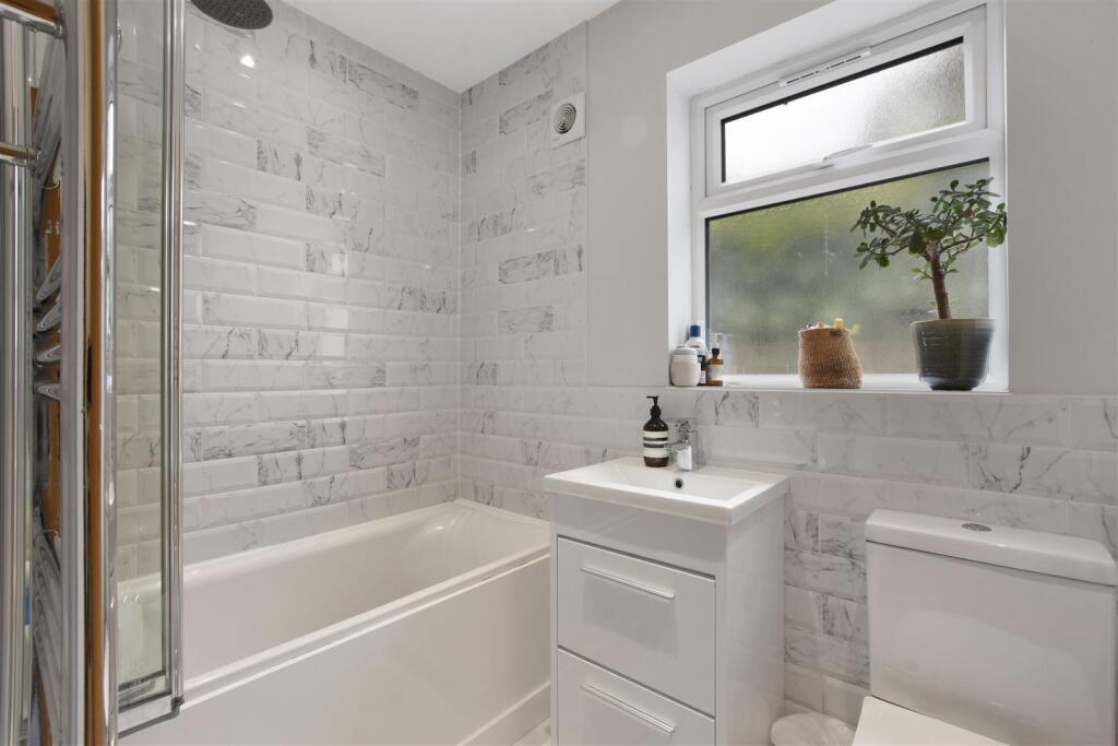 01-fcaeGCWT - 55 Pember Road - Bathroom -Original 
