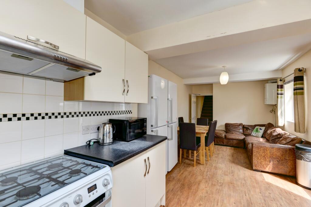 KITCHEN (2)