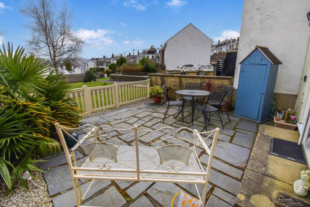 Rear Patio (2).jpg