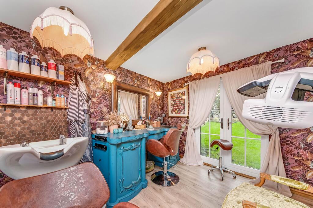 GARDEN ROOM/ HOME OFFICE