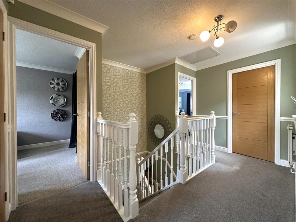 First Floor Landing 125