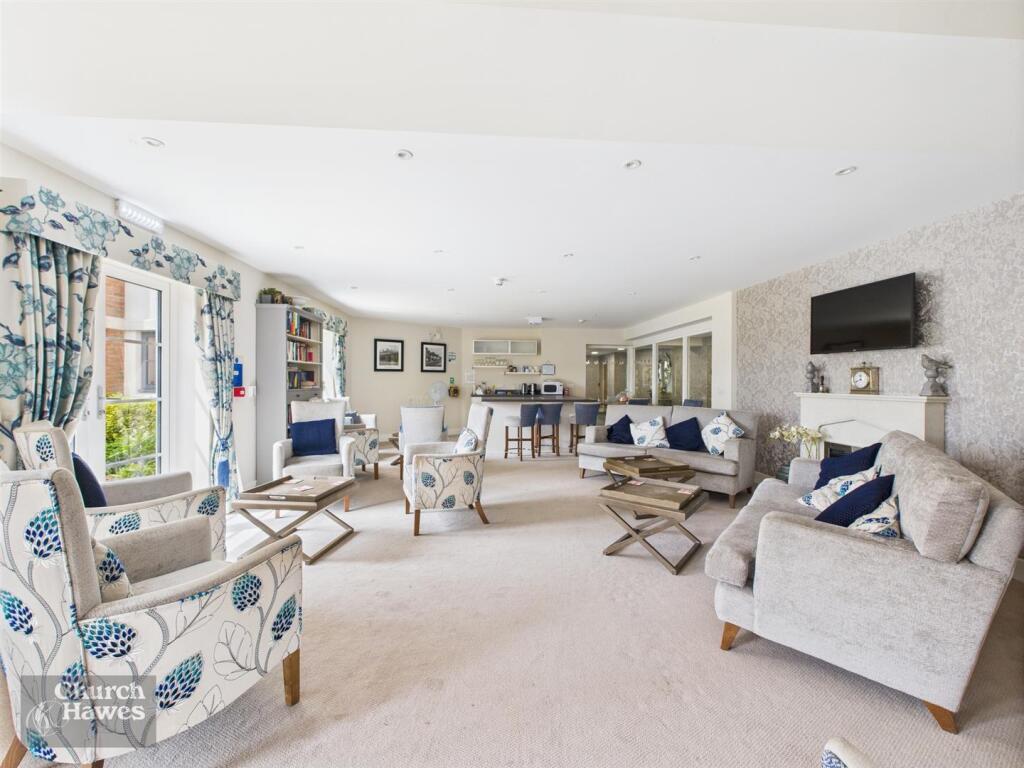 Residents Communal Lounge.jpg