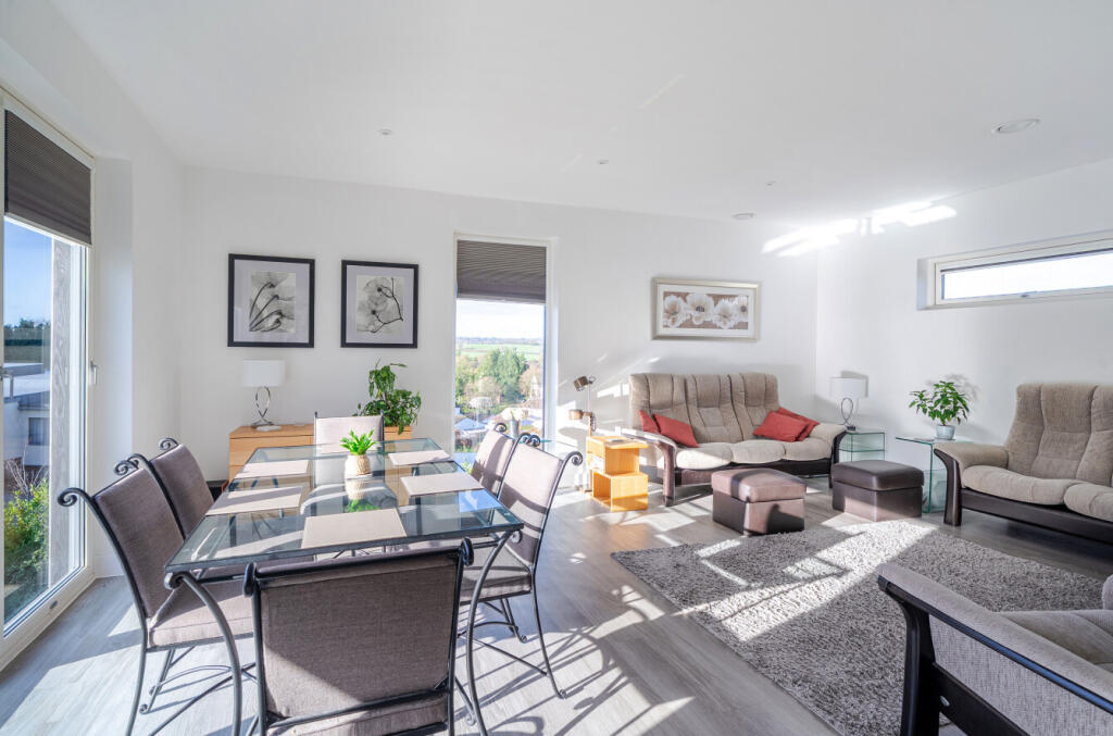 1384071-12-6929bd...