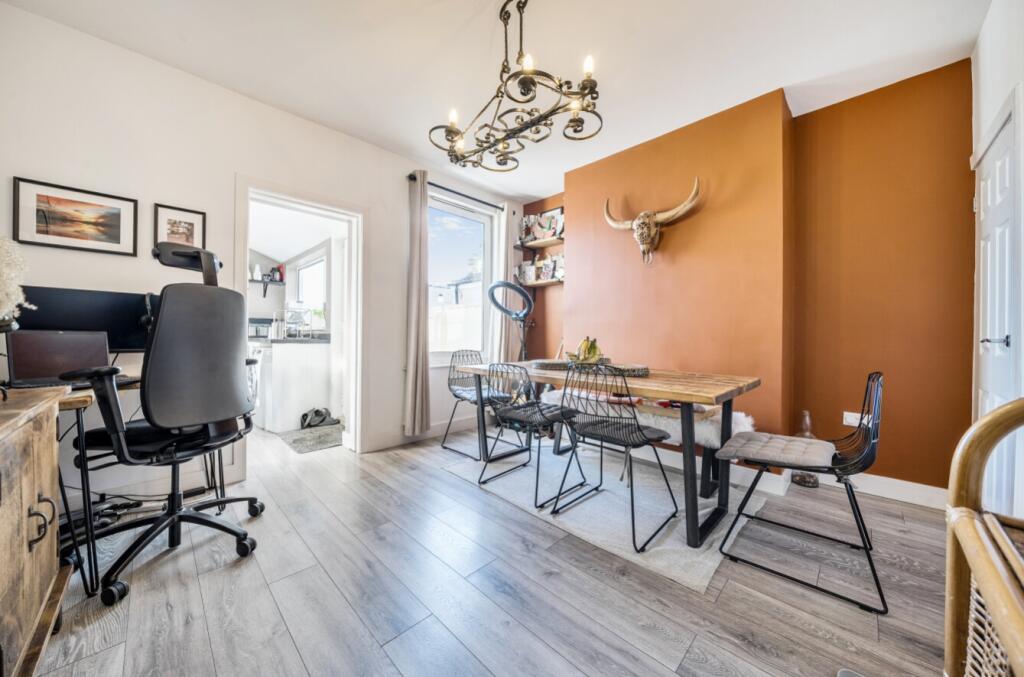 1382305-4-691b1b9f33543