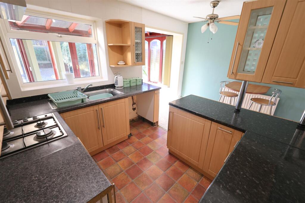 LC Kitchen ii.JPG