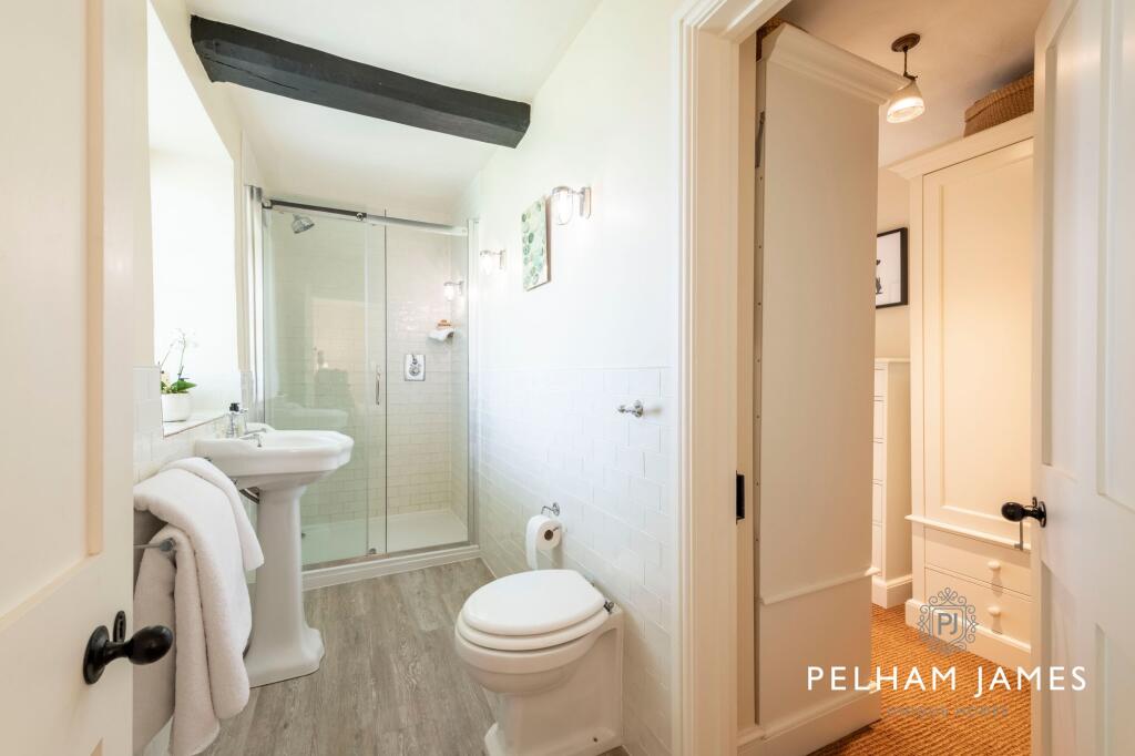 Principal En Suite, Coppice House, Glaston