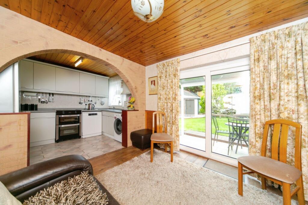 Lounge / Kitchen