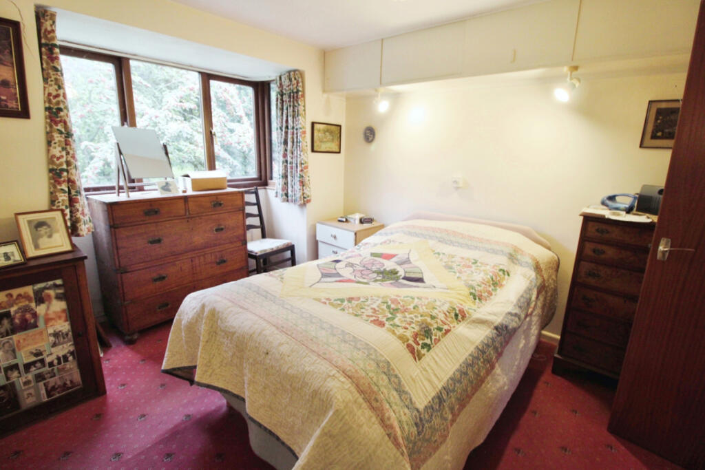 Bungalow in a generous plot