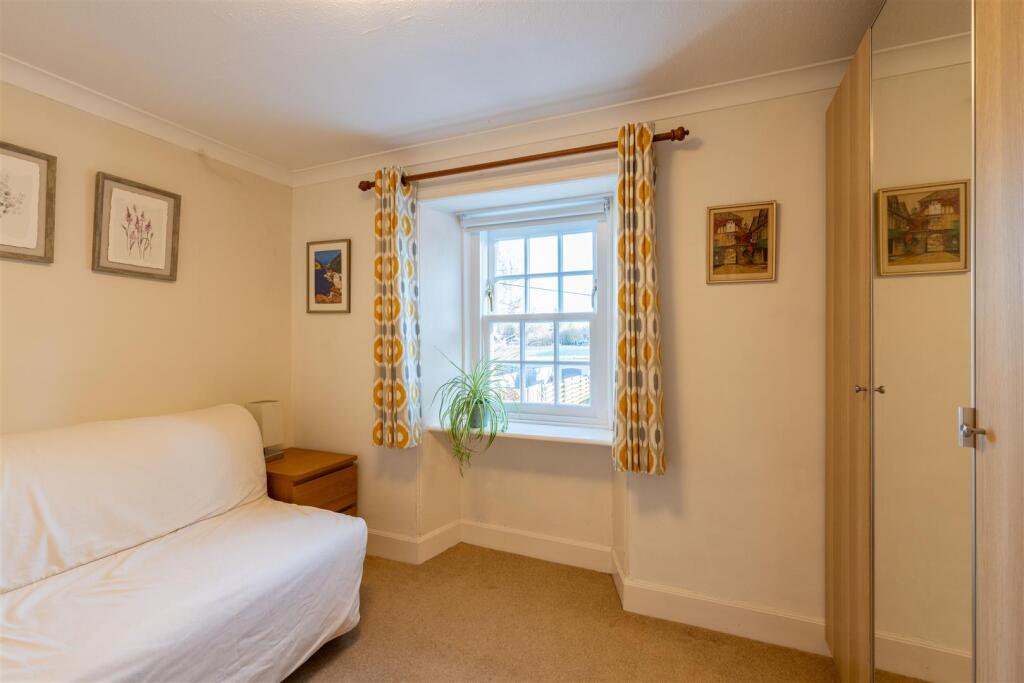 12 Grey Row, Ruthvenfield-10.jpg