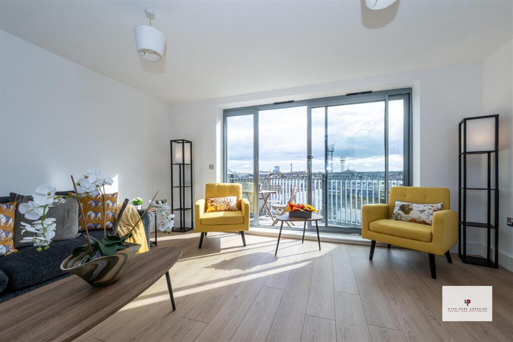 Regents Park Road 10@208-020 HR - HPA.jpg