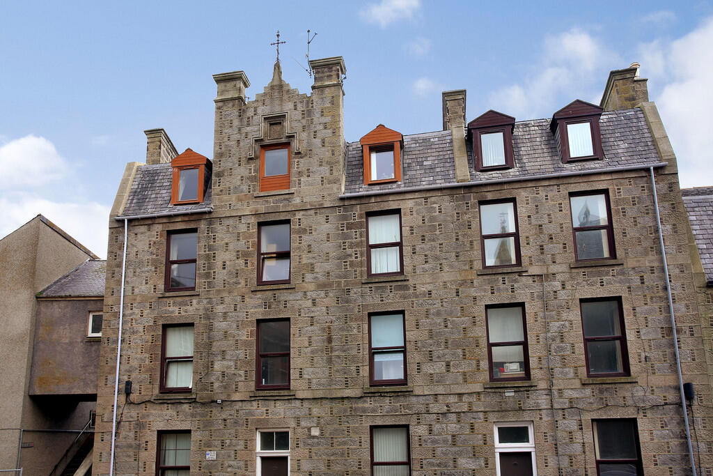 15 Kirk Brae 8